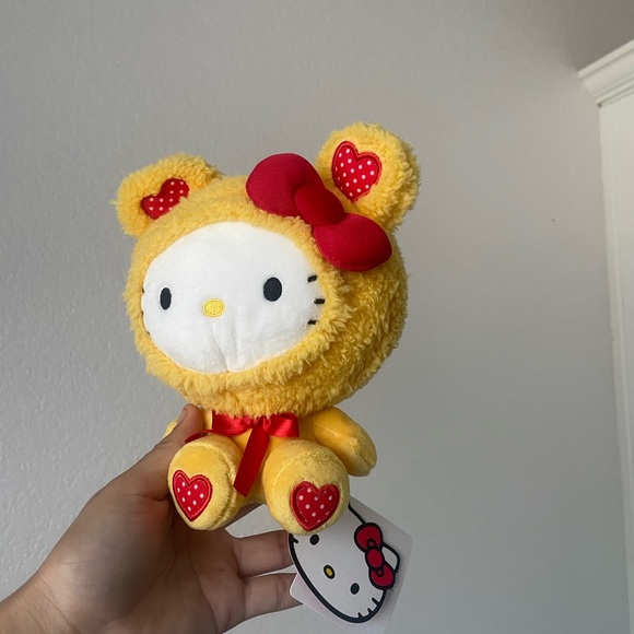 NWT RARE*HELLO KITTY PLUSH*NOT ACCEPTING OFFERS/RARE* - Picture 6 of 9